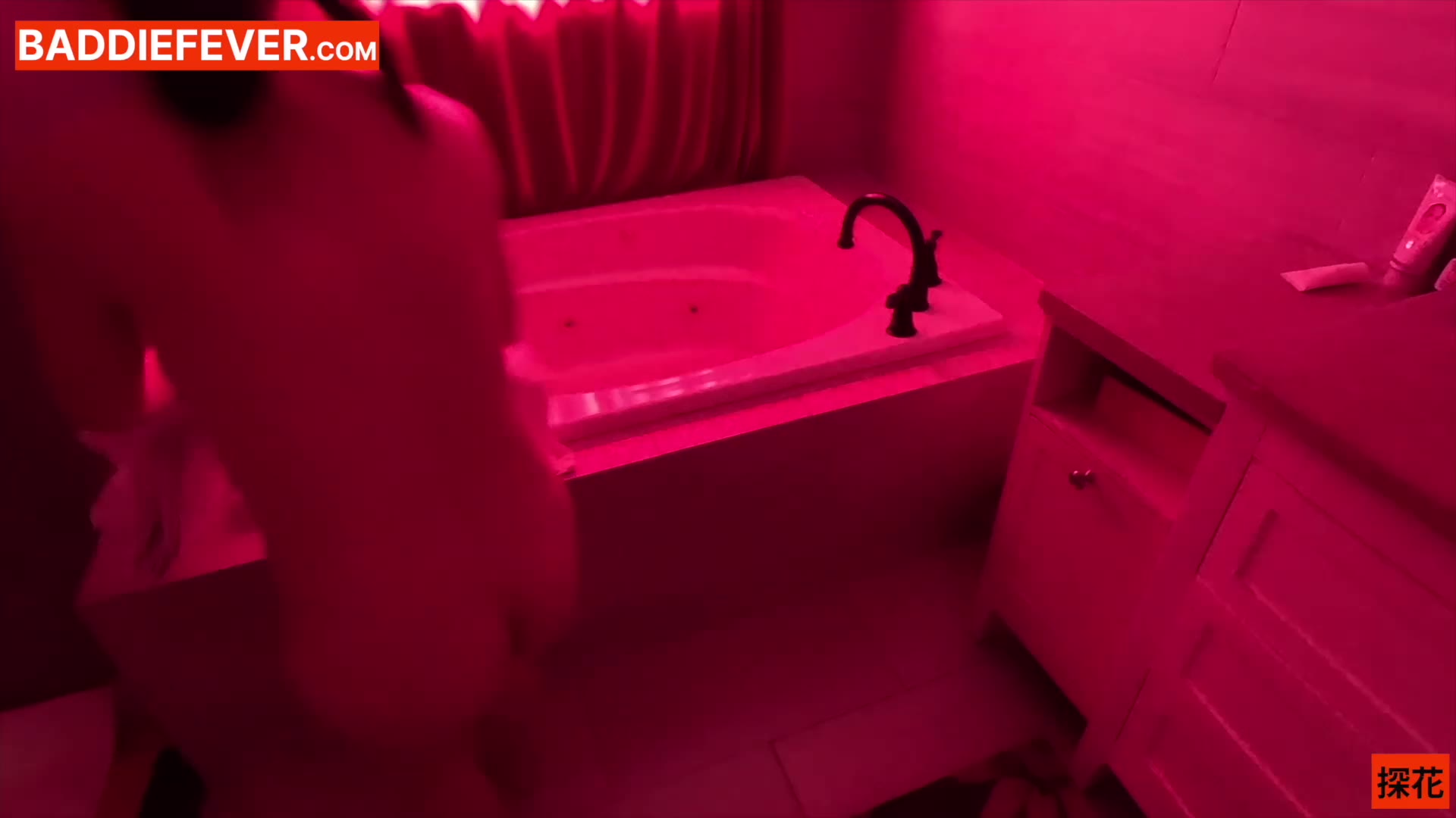Tall Chinese Guy Gets Happy Ending Fuck with Big Tits Japanese Masseuse in Bangkok